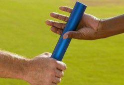 男子标枪比较好成绩?男子标枪全国纪录?